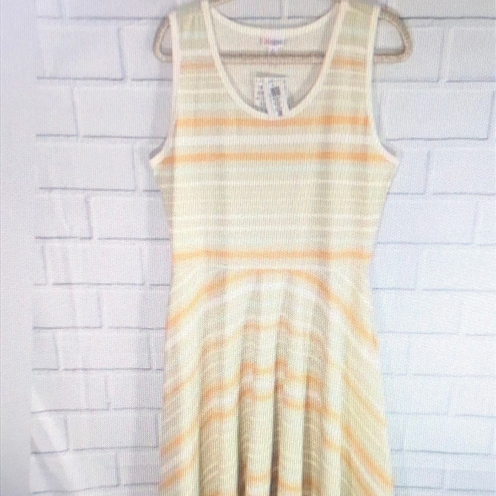 LuLaRoe Cream Striped Nicki Dress NWT
NWT